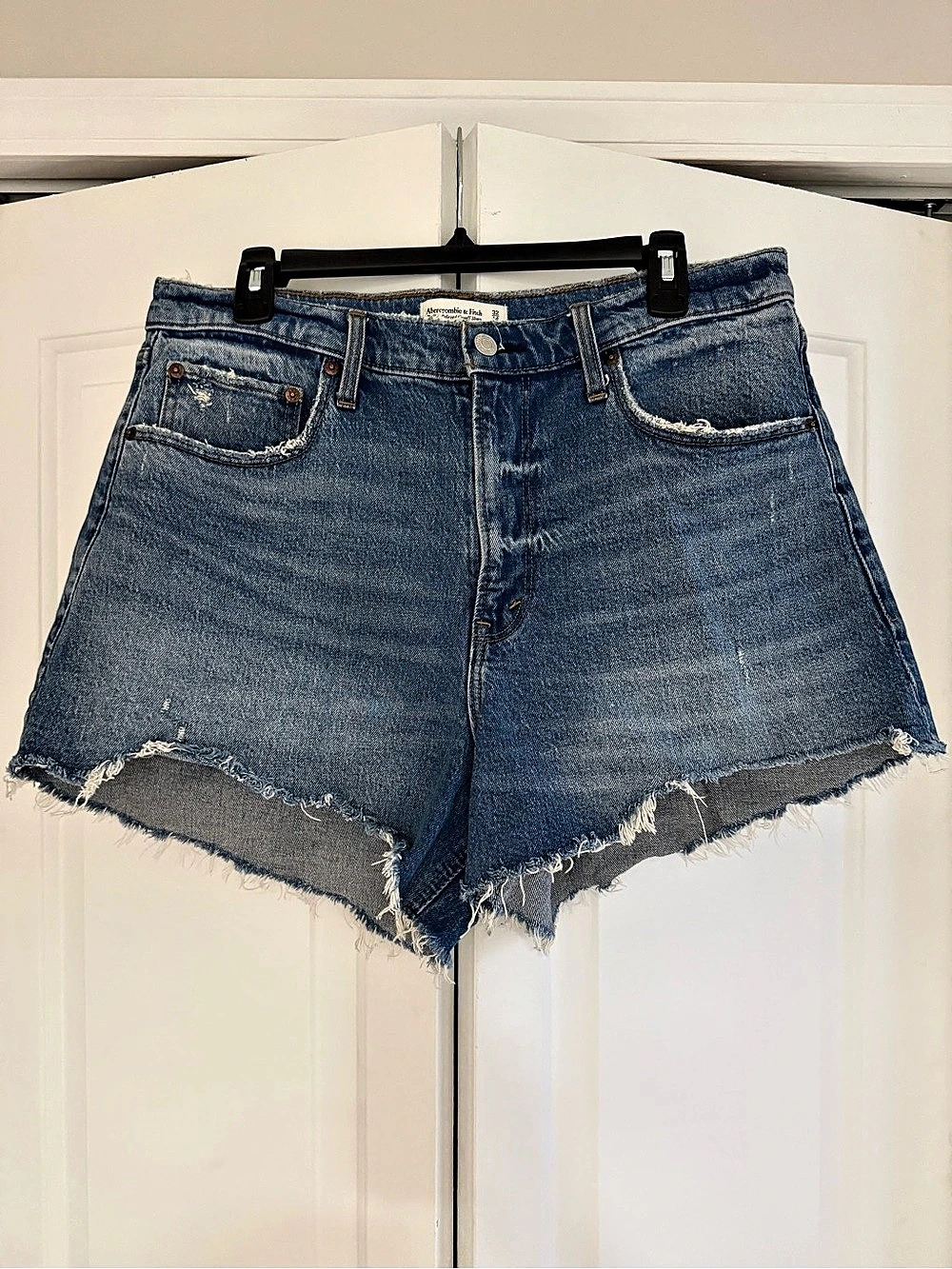 Abercrombie & Fitch The '90s Relaxed Cutoff Short High Rise Denim Shorts Sz 32
